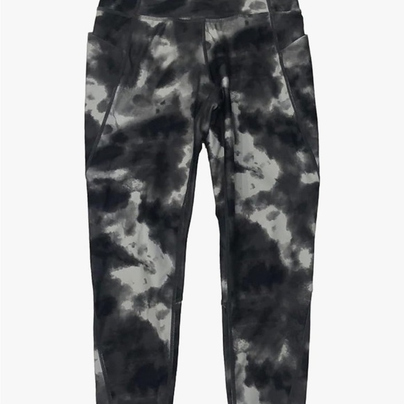 EUC! Women’s Bkack/Grey Camouflage Leggings Size XL - Picture 4 of 16